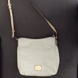 Michael Kors Messenger Bag